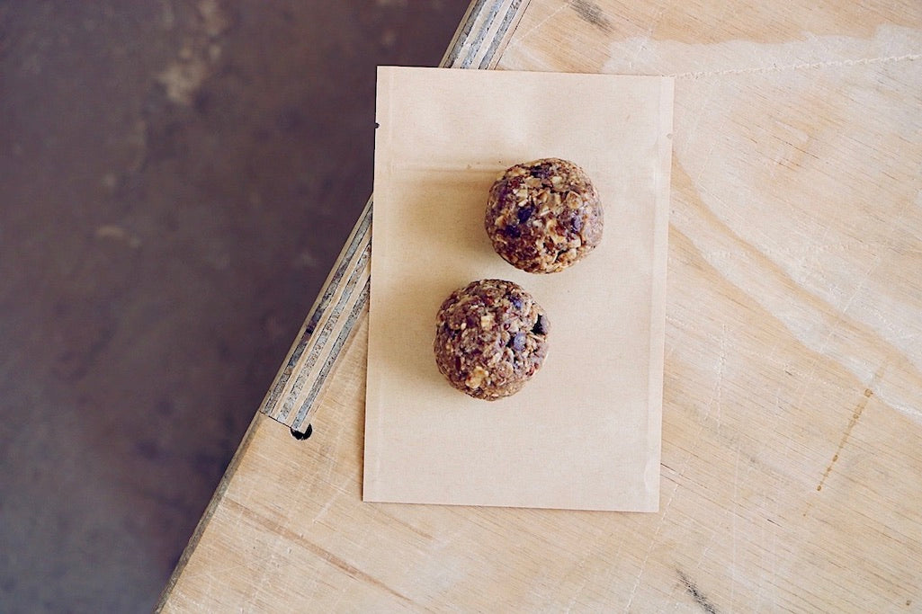 Chocolate Oat Energy Bites (Wednesday) - Keto Breakfasts &amp; Snacks - Honey Bee Meals | Fresh Food Delivery Service Toronto
