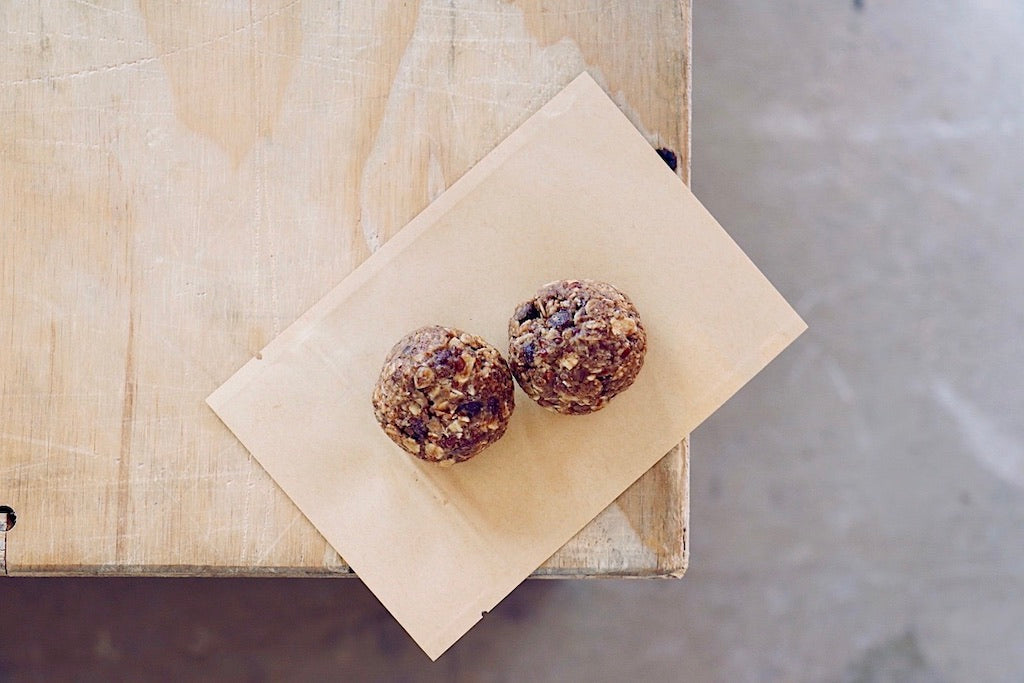 Chocolate Oat Energy Bites (Wednesday) - Gluten Free Breakfast &amp; Snack - Honey Bee Meals | Toronto Meal Delivery Service